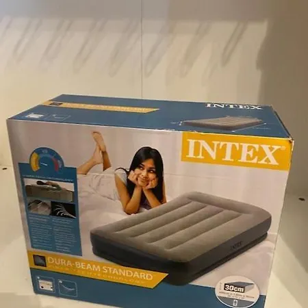 Viihtyisae Ja Rauhallinen Keskustan Tilava Kaksio Τούρκου