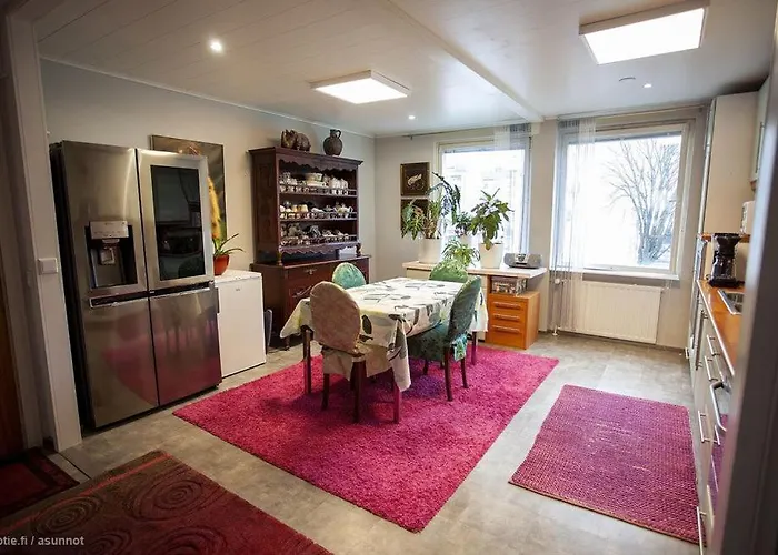 Viihtyisae Ja Rauhallinen Keskustan Tilava Kaksio *